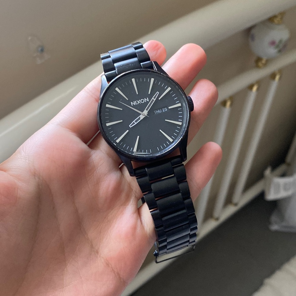 Nixon watch